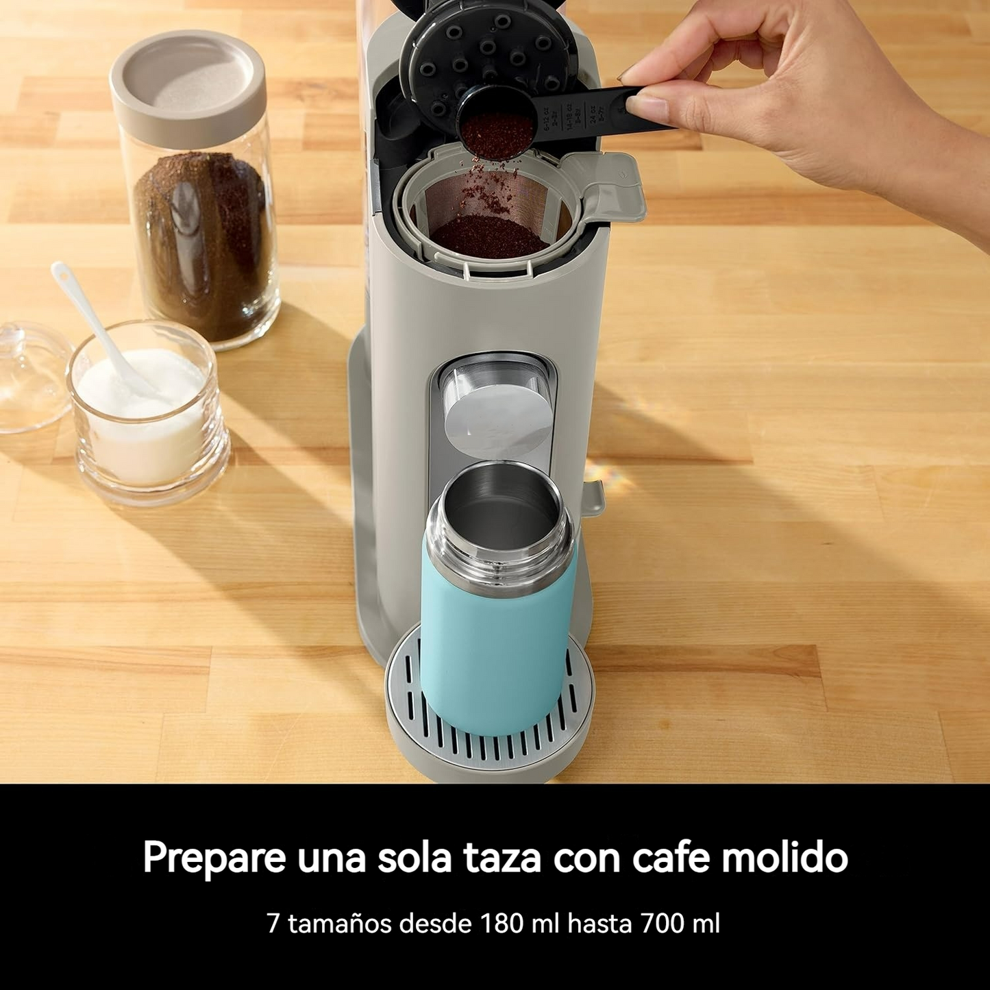 Cafetera compacta para cápsulas o molidos con modos Classic, Rich y Over Ice